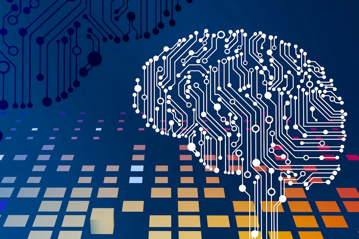 Placa de circuito con un cerebro dibujado, símbolo de los sistemas de inteligencia artificial que regula el EU AI Act